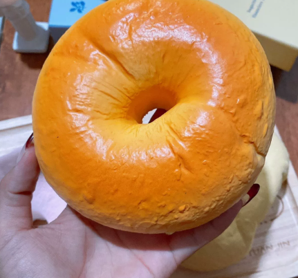 Super Soft PU Realistic achimi Bagel Squeeze Toy
