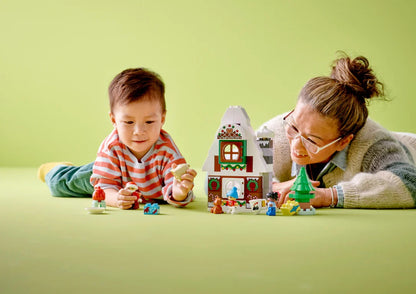 Santas Gingerbread House