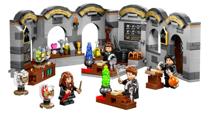 Harry Potter Hogwarts Castle Potions Class