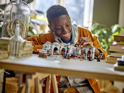 Harry Potter Hogwarts Castle Potions Class